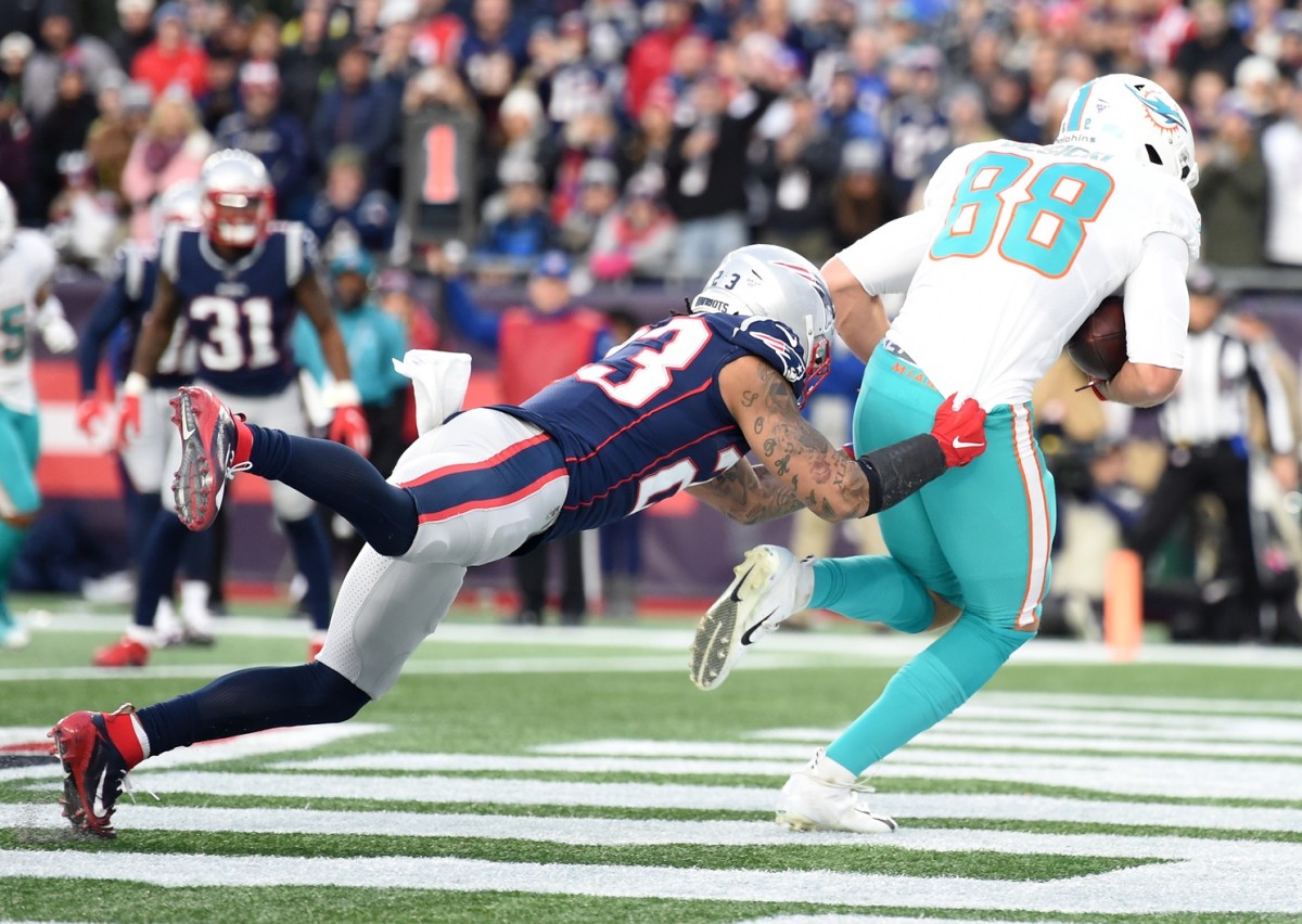 Dolphins tight end Mike Gesicki scores the game-winning touchdown in the 2019 season finale at New England