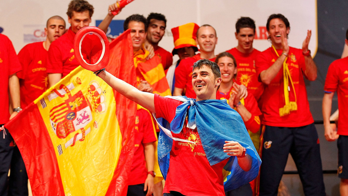 David Villa celebrates Spain's 2010 World Cup title