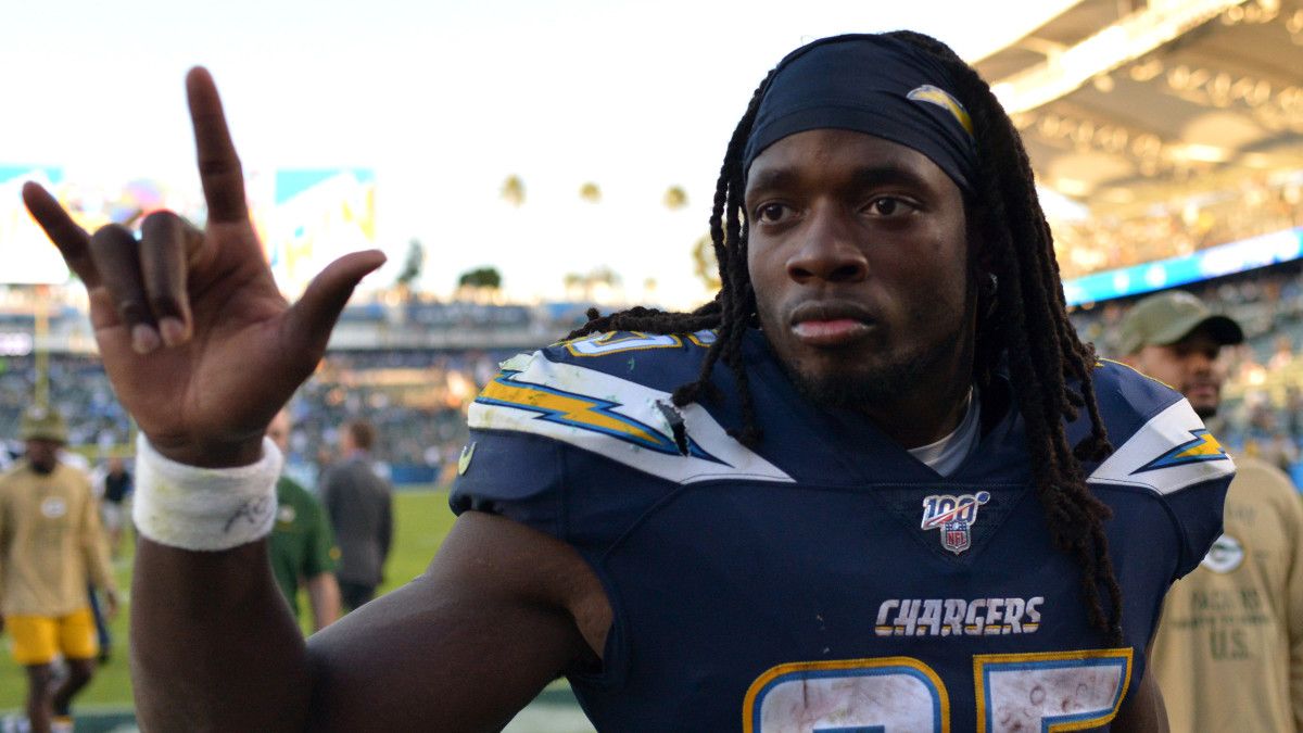 Chargers running back Melvin Gordon signals to the fans