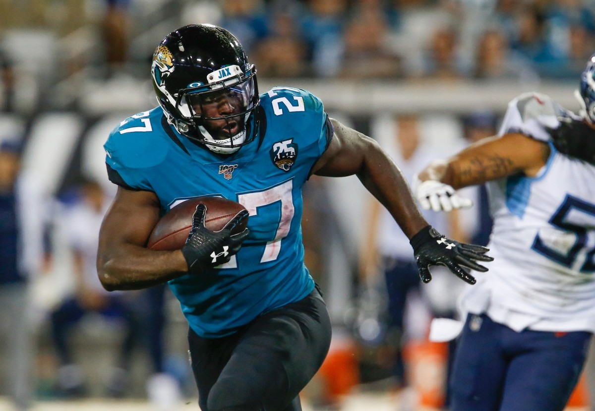 Jacksonville Jaguars RB Leonard Displays Offseason Field