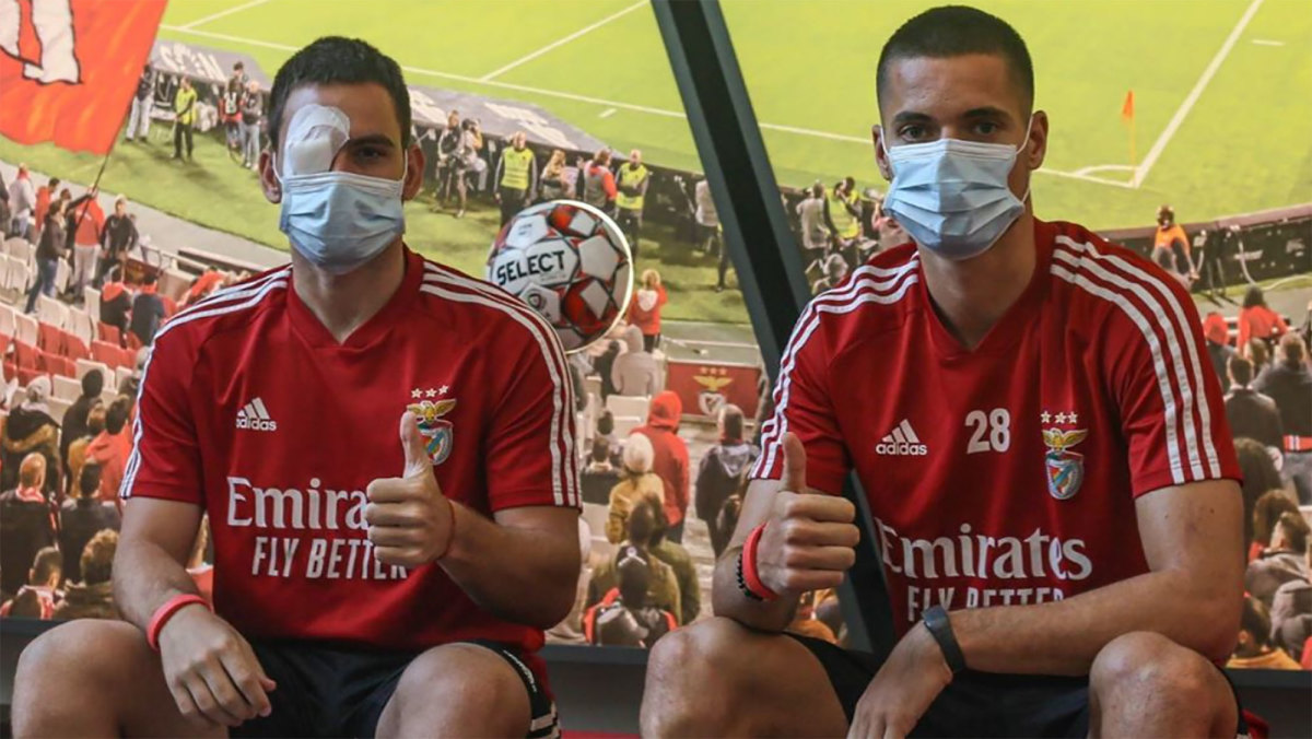 Benfica Bus Attack Fans Throw Rocks Weigl Zivkovic Hurt Sports Illustrated