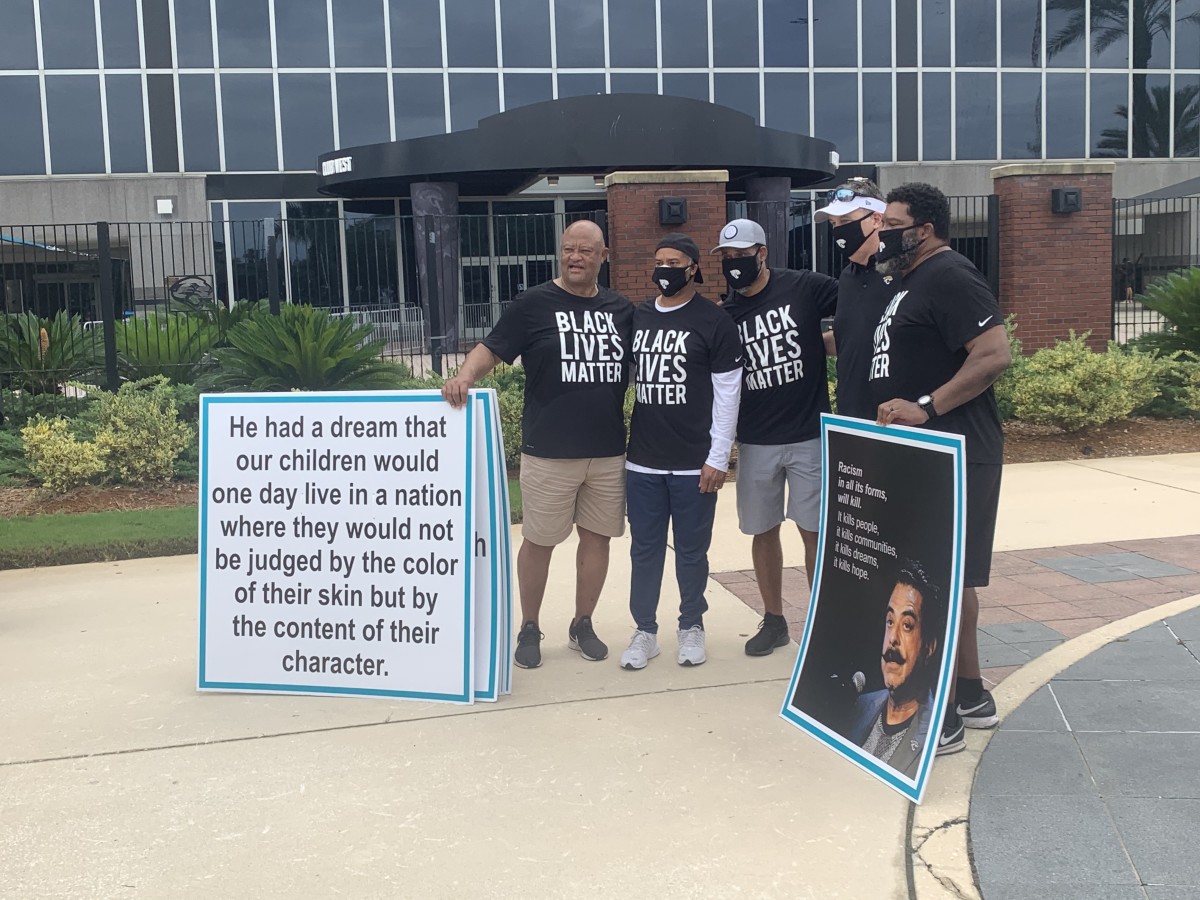 Jacksonville Jaguars Will Close Offices for Sports