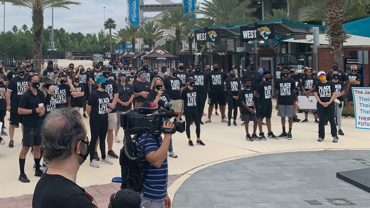 Jacksonville Jaguars Organize Their Own Peaceful Protest Sports