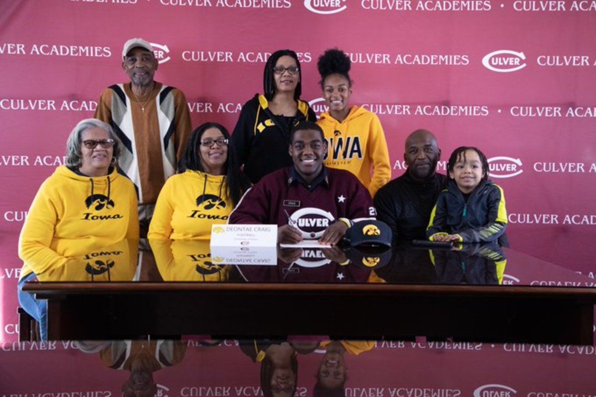 Deontae Craig makes his commitment official on Dec. 20, 2019.