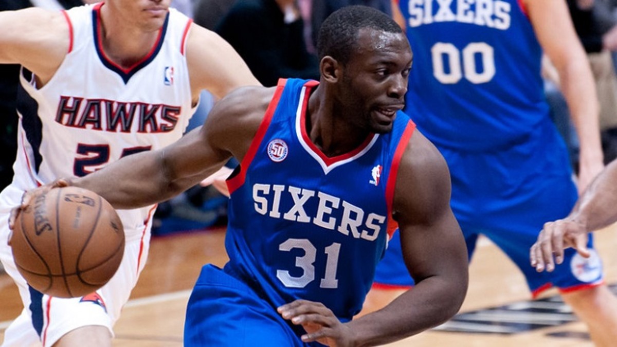 Former Philadelphia 76ers point guard Charles Jenkins has reached a deal with Greek club Olympiacos.