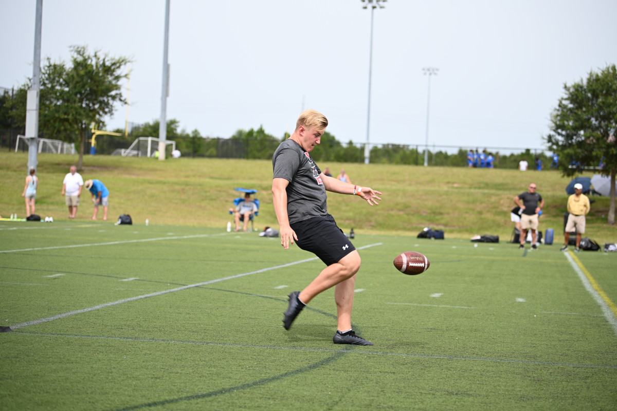 State’s Best 2021 Punter & Kicker Prospect Receiving Constant Illini