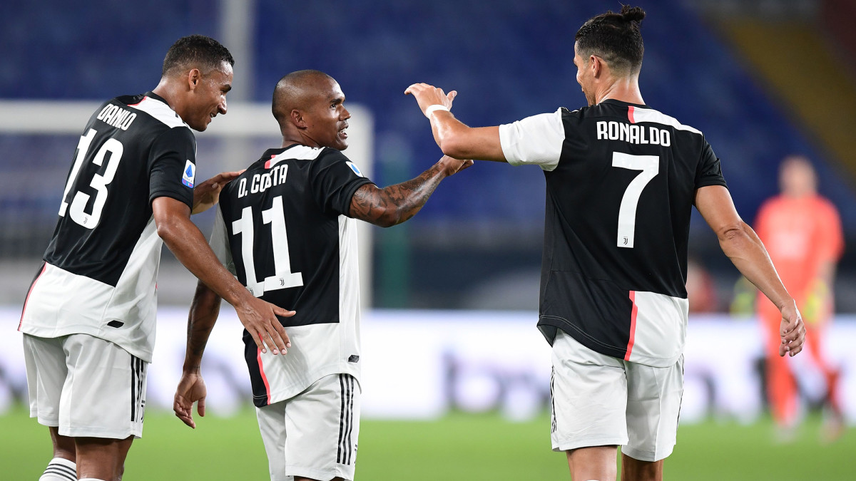 douglas costa cristiano ronaldo