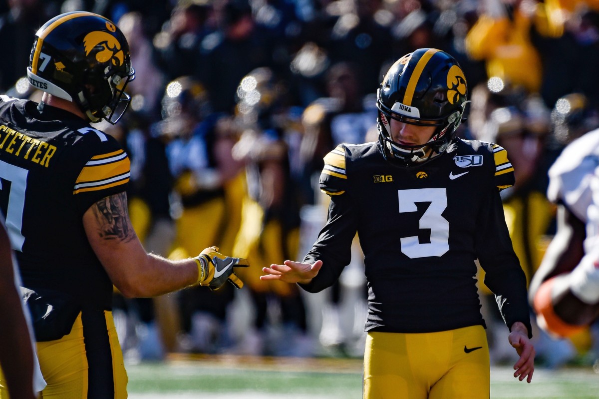 Duncan Named Big Ten's Top Kicker For The Decade Sports Illustrated Iowa Hawkeyes News