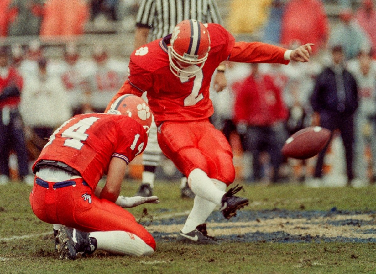 Former Clemson football standout Nelson Welch, former Greer High School standout, in the October 30, 1993 game against Maryland in Clemson. (Ken Ruinard/Anderson Staff)