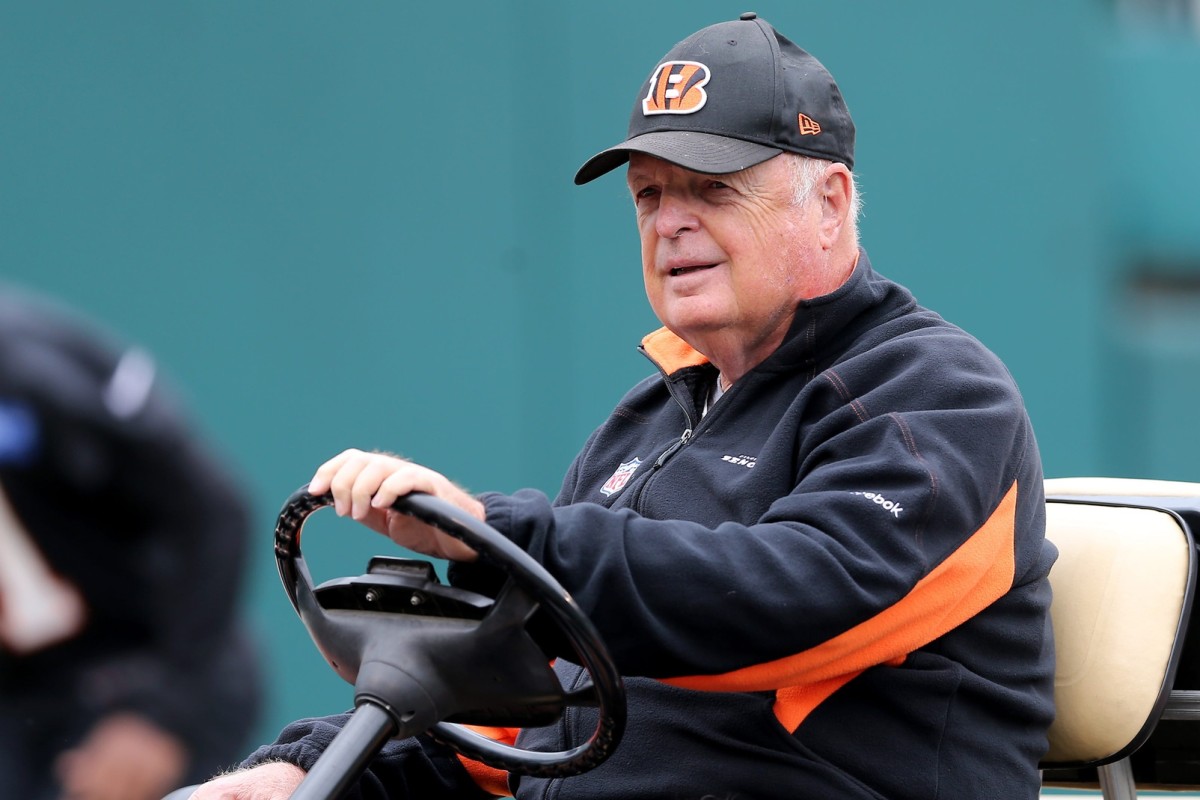 Cincinnati Bengals President Mike Brown joins Bill Belichick on least