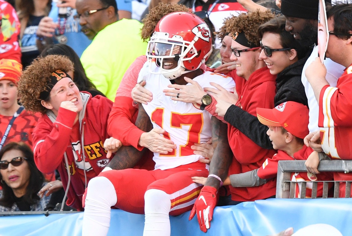 Kansas City Chiefs wide receiver Mecole Hardman (17) celebrates his touchdown with fans during the fourth quarter against the Tennessee Titans at Nissan Stadium Sunday, Nov. 10, 2019 in Nashville, Tenn. An51316