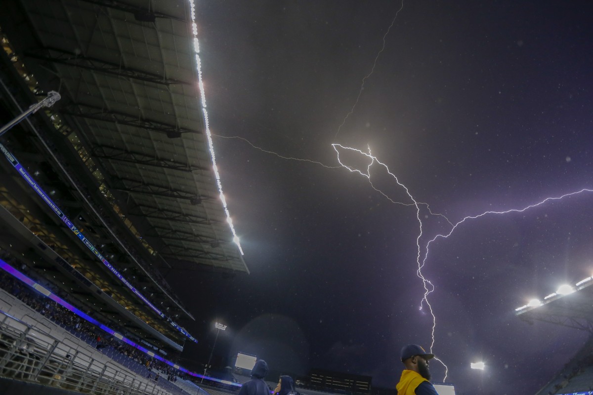 Huskies, Bears Really Don't Want Lightning to Strike Twice Sports
