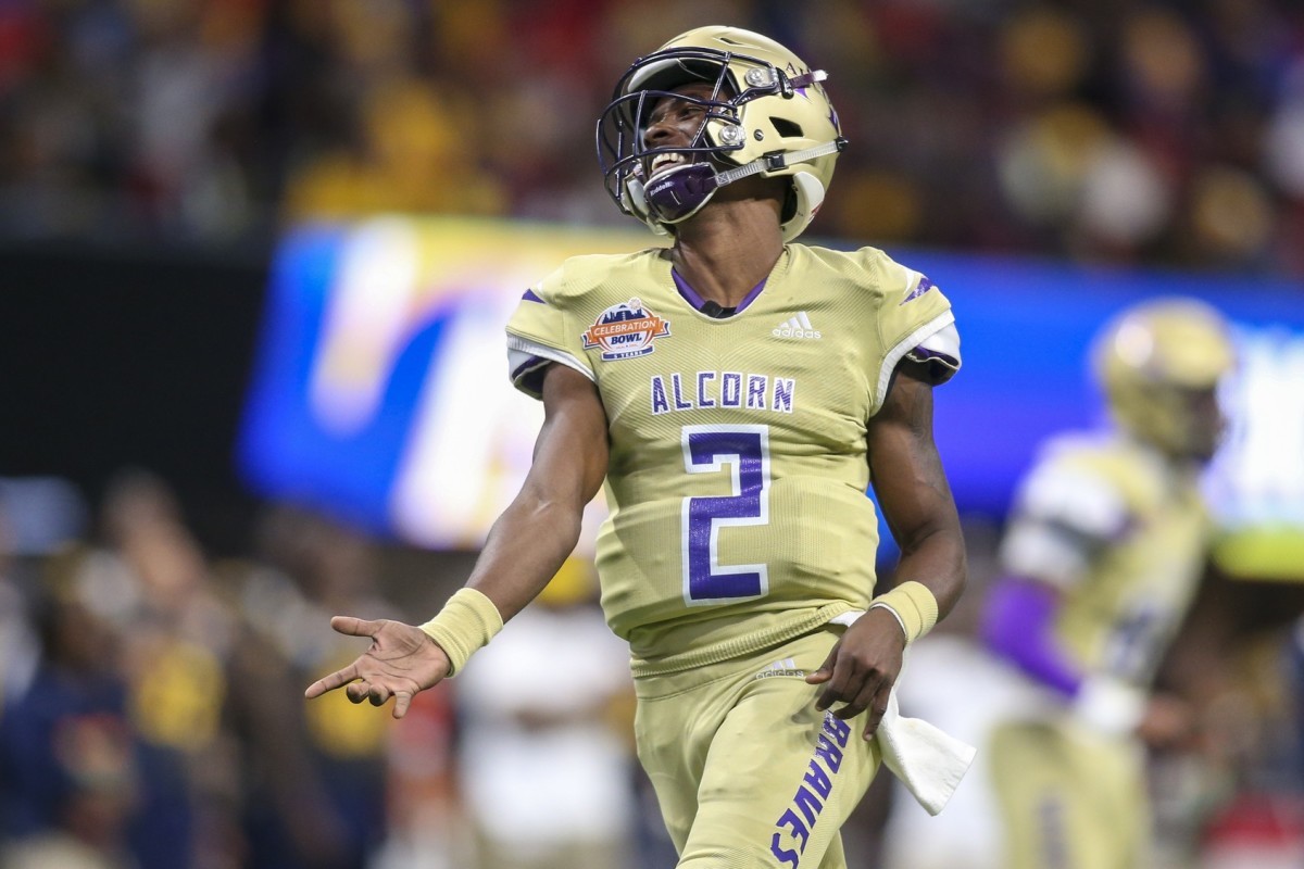 Alcorn State Braves quarterback Felix Harper (2)