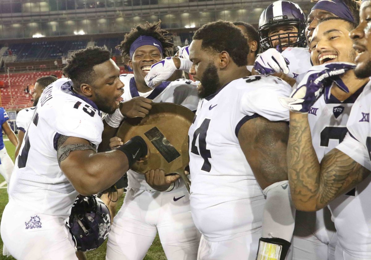 TCU beats SMU to keep possession of the Iron Skillet in 2018.
