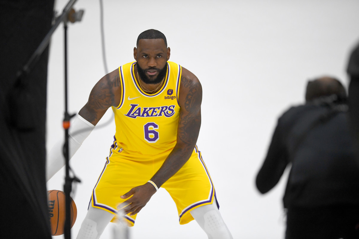 All business and reflection for Los Angeles Lakers media day
