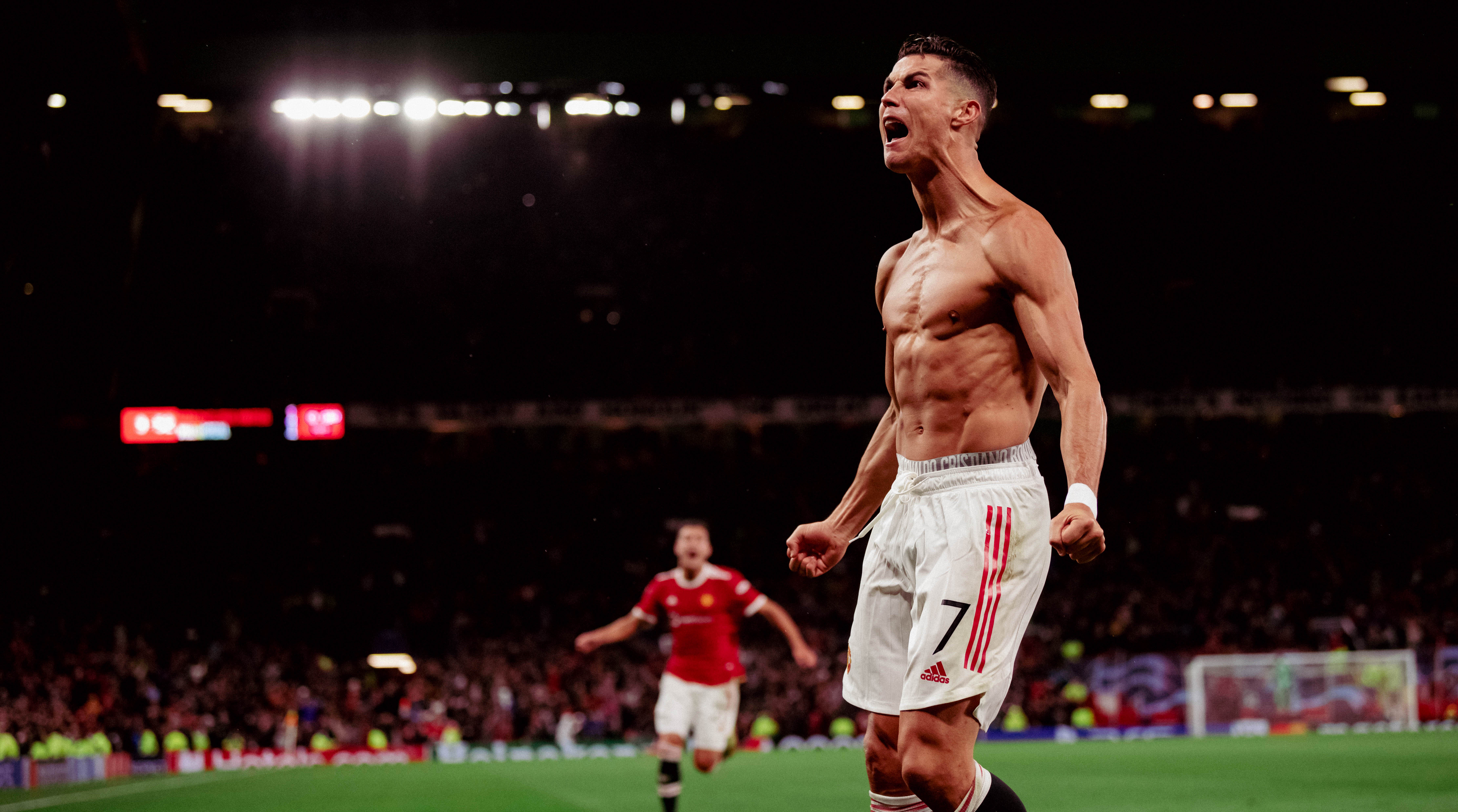 SIIUUU!!! Cristiano Ronaldo goal celebration after penalty against