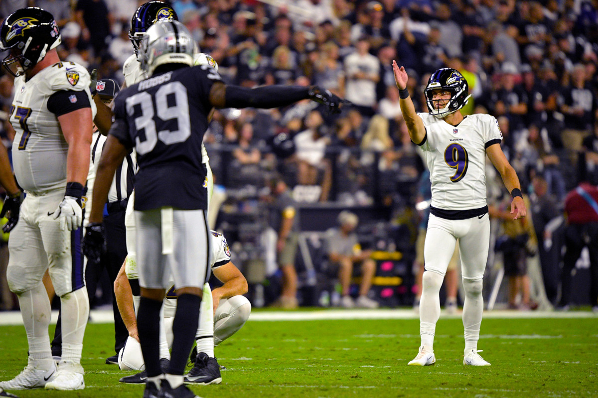 Justin Tucker lines up a kick against the Raiders