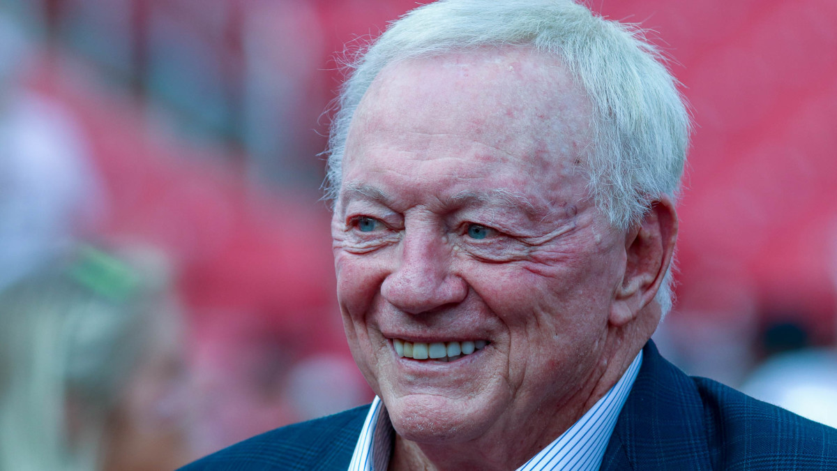 Dallas Cowboys ‘Rock Star’ Jerry Jones Emotional in Support of Coach