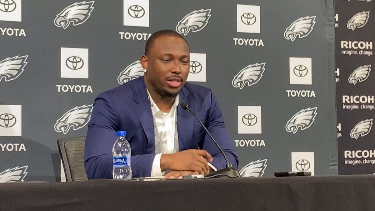 LeSean McCoy Reflects on Career, Looks Ahead, During Retirement News Conference - Vimarsana News