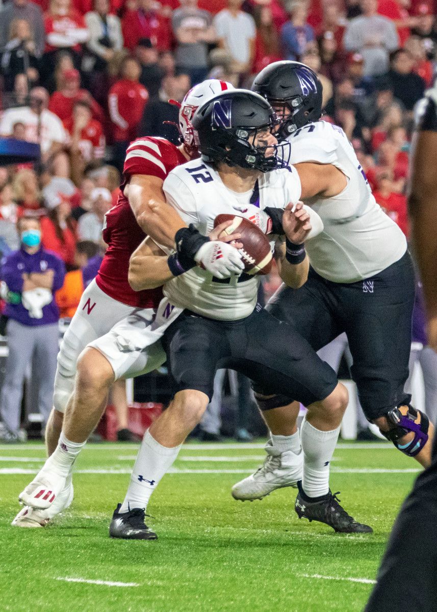 Garrett Nelson sack 3Q 2021 Northwestern
