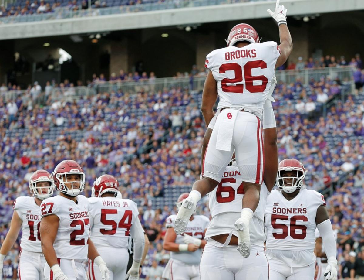 Kennedy Brooks Gets Oklahoma's Ground Game Rolling Against KSU Sports Illustrated Oklahoma