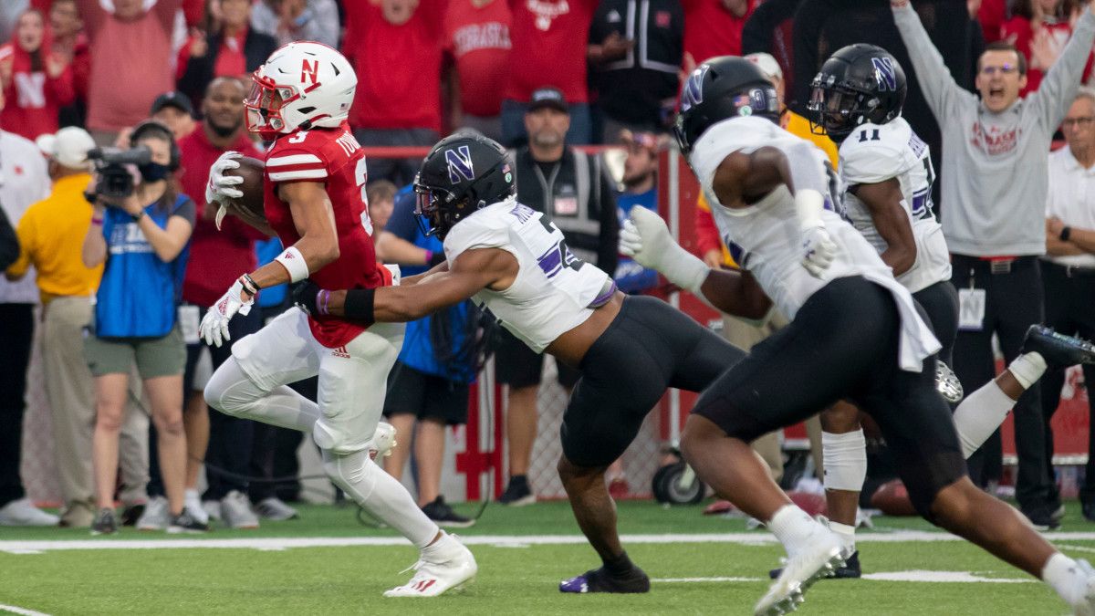 Samori Toure 1Q catch 2021 Northwestern 1