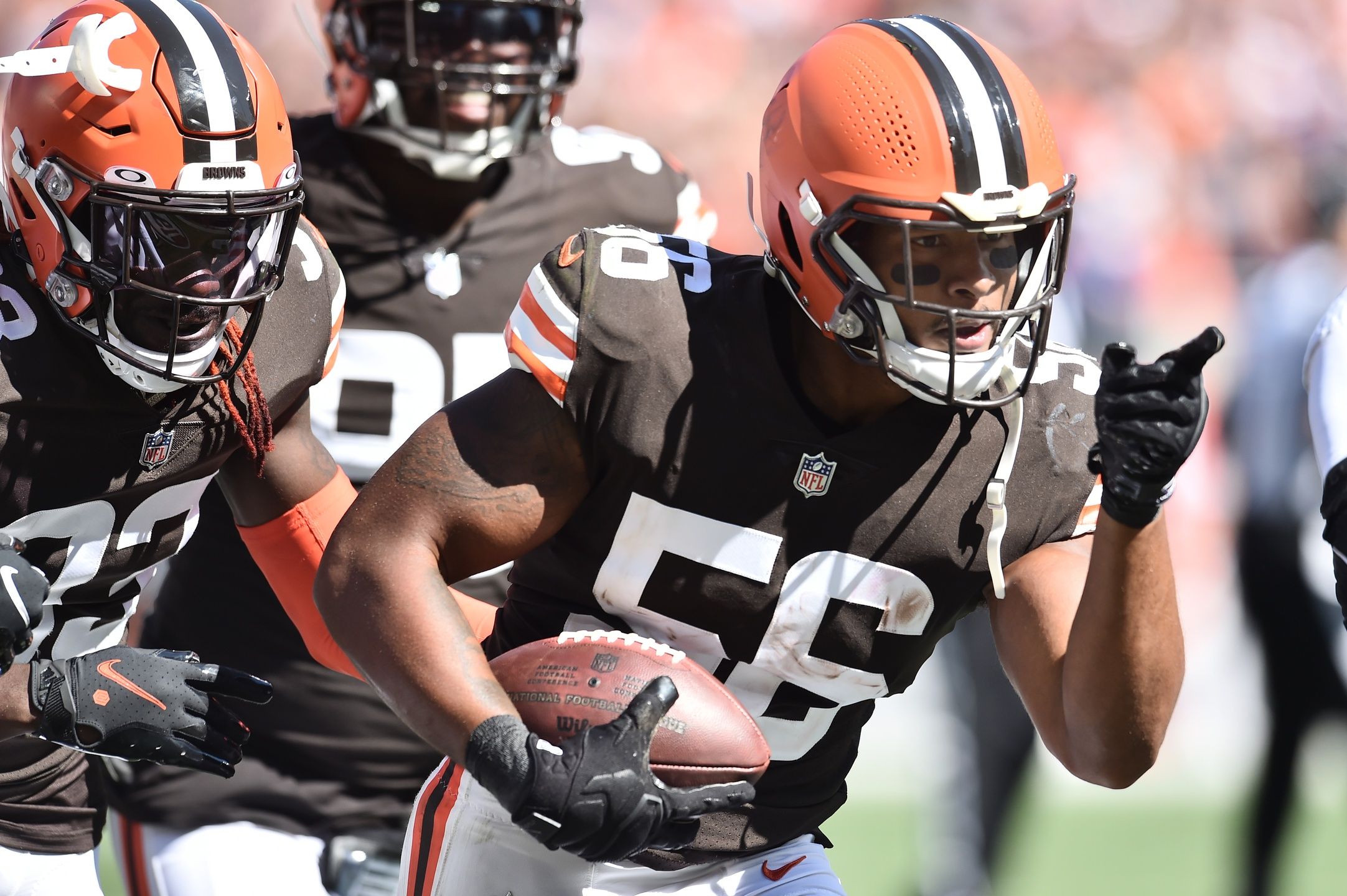 Cleveland Browns Malcolm Smith Must Retain Starting MIKE Linebacker Job - Sports Illustrated Cleveland Browns News, Analysis and More - Vimarsana News