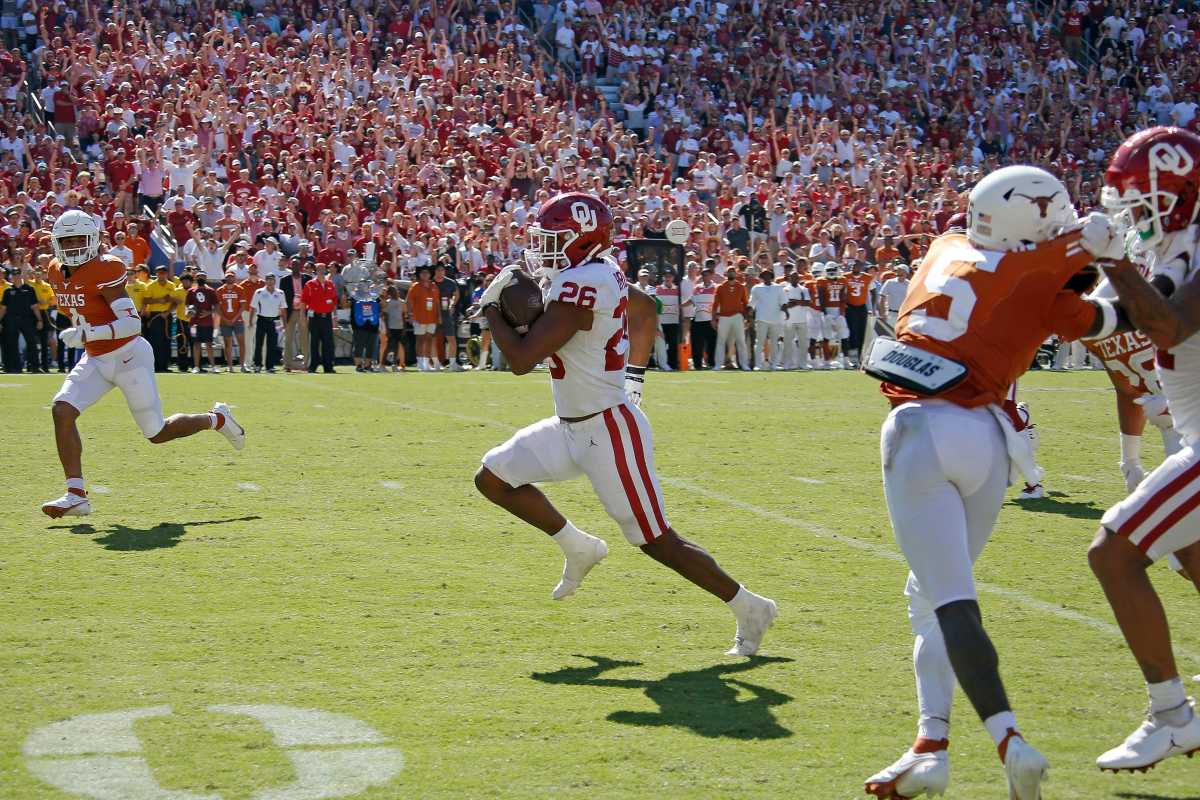 Oklahoma Running Back Earns Big 12 Honors Sports Illustrated Oklahoma