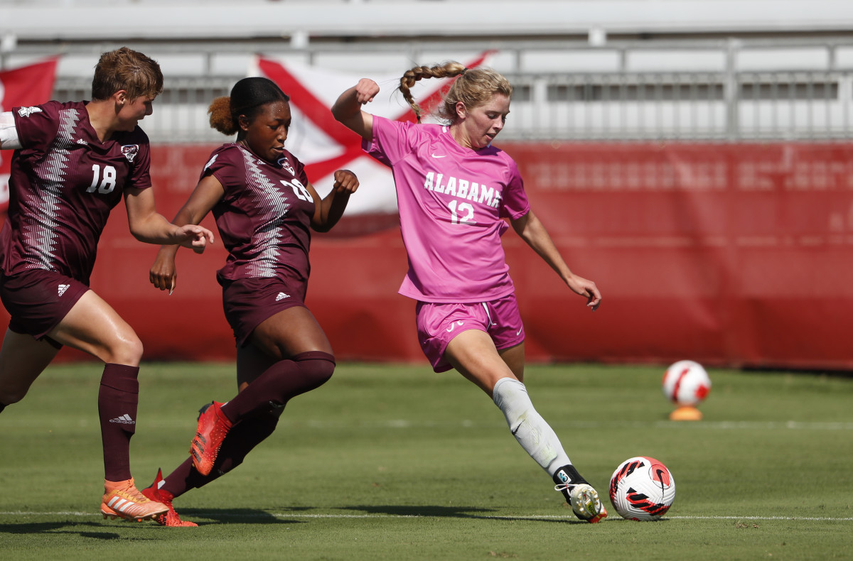 Alabama Soccer Wins Power of Pink Match Over Mississippi State, 10