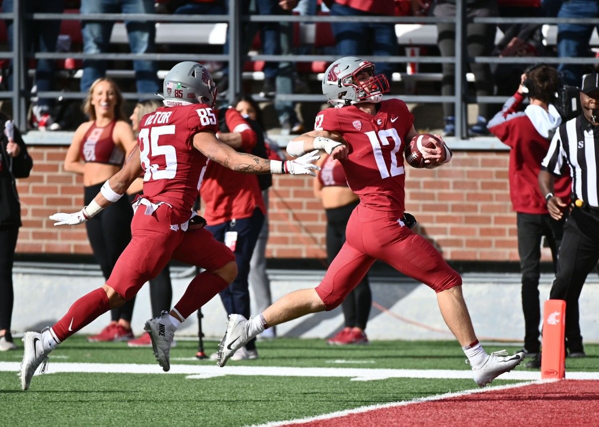 Joey Hobert, son of UW great Billy Joe Hobert, scores his first college TD for WSU.
