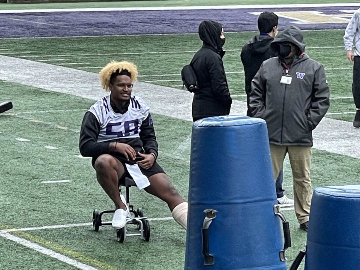 Zion Tupuola-Fetui is shown shortly after April surgery for an Achilles tear.