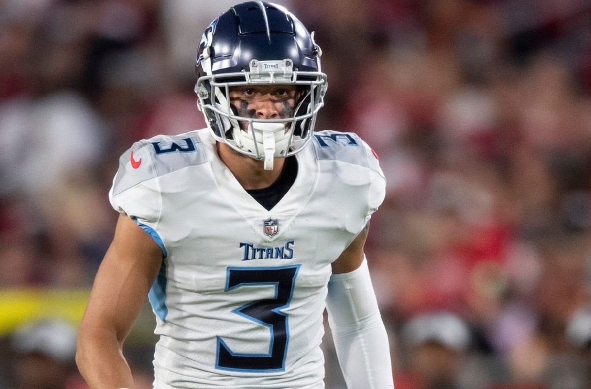 Tennessee Titans cornerback Caleb Farley (3) prepares for a play against the Tampa Bay Buccaneers during an NFL preseason game at Raymond James Stadium Saturday, Aug. 21, 2021 in Tampa, Fla.