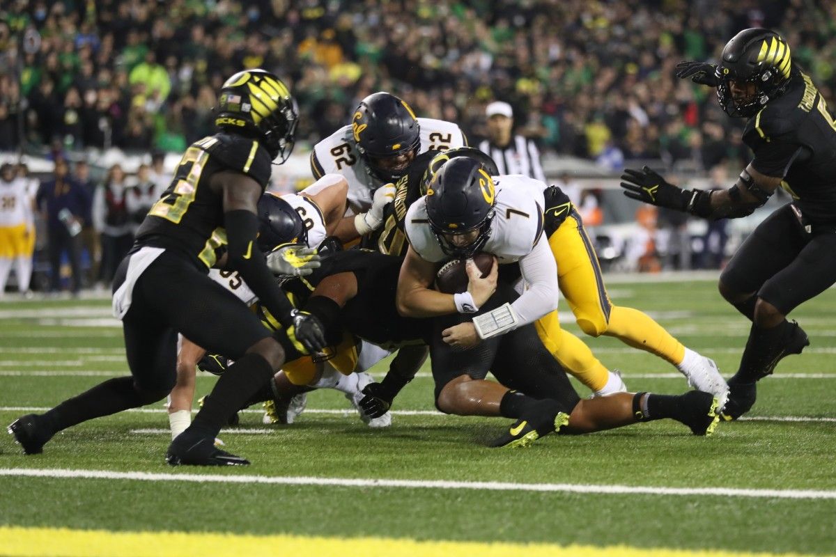 Cal Comes Up Two Yards Short in Agonizing Loss to No. 9 Oregon - Vimarsana News