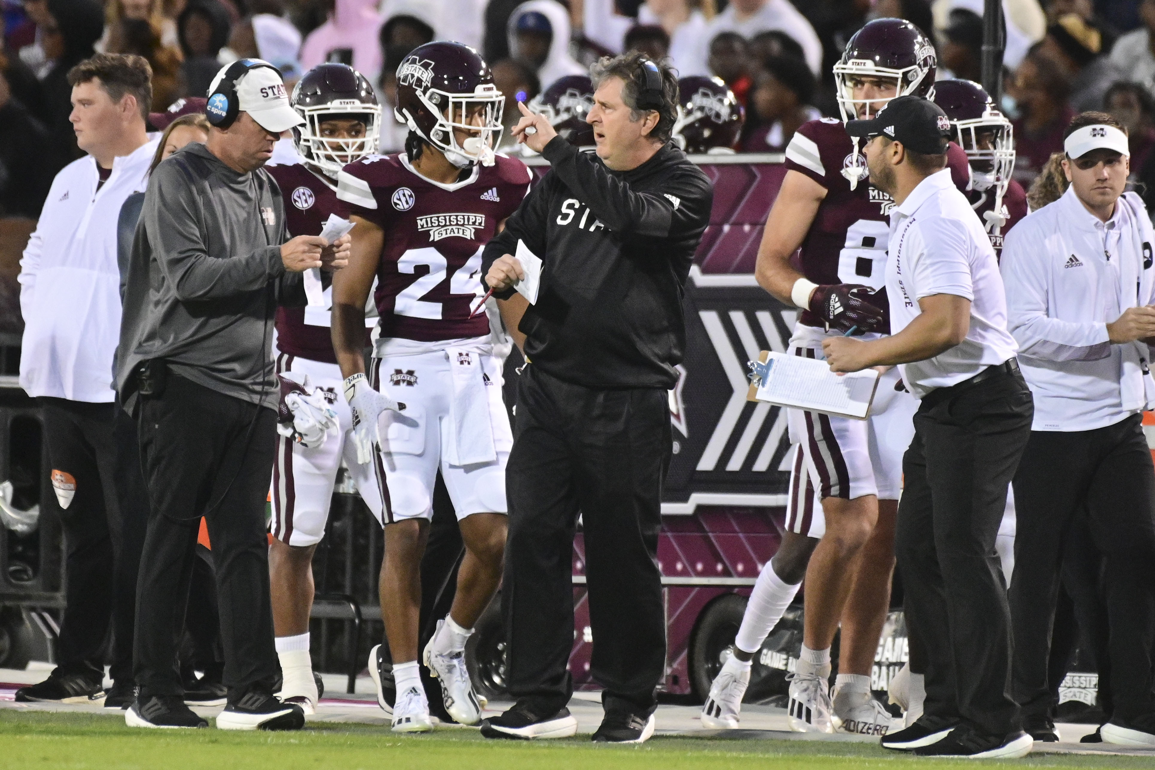 Mississippi State football Bulldogs making progress under Mike Leach's