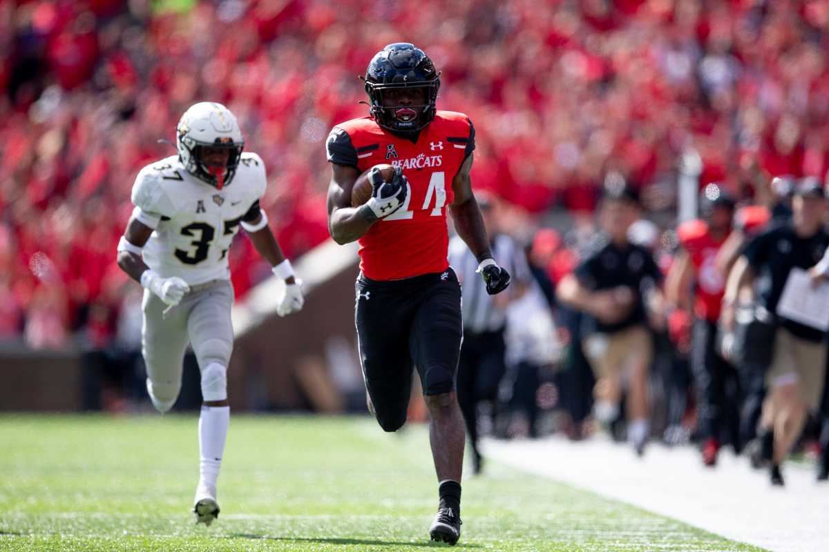 Cincinnati running back Jerome Ford ran wild against the UCF defense, gaining 189 yards rushing and scoring four touchdowns.