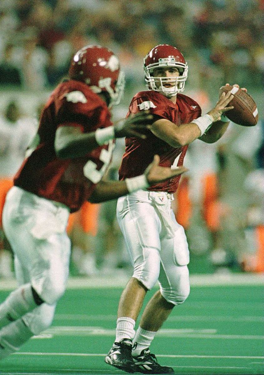 Barry Lunney Jr. drops back to pass during the SEC Championship Game against Florida on Dec. 2, 1995, at the Georgia Dome in Atlanta.