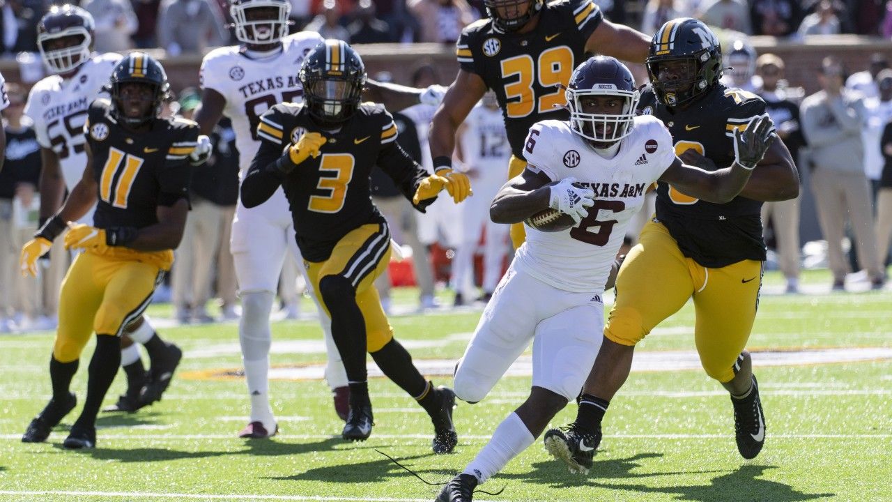 Texas A&M Aggies Devon Achane and Isaiah Spiller Earn Earl Campbell Tyler Rose Award Honors - Sports Illustrated Texas A&M Aggies News, Analysis and More - Vimarsana News