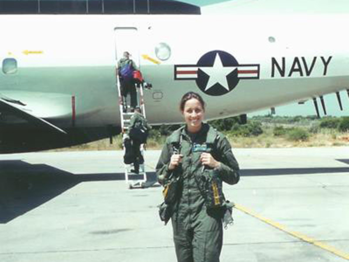 Carolyn Petschler marathon navy