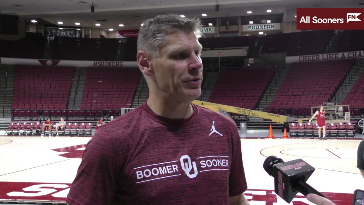 WATCH Oklahoma HC Porter Moser Media Availability Sports Illustrated