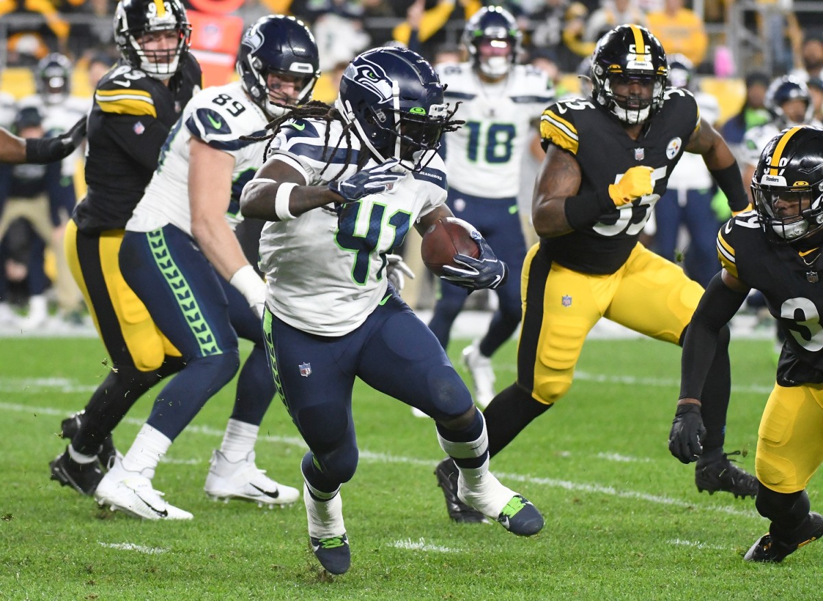 Seattle Seahawks running back Alex Collins (41) runs against the Pittsburgh Steelers. Mandatory Credit: Philip G. Pavely-USA TODAY Sports