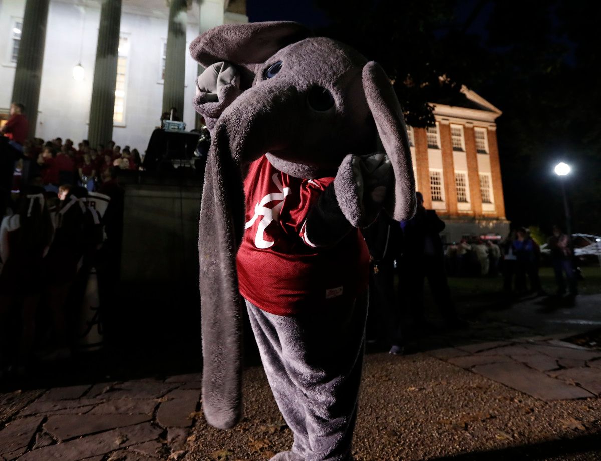 Scenes From Homecoming Weekend: Tennessee at Alabama - Vimarsana News