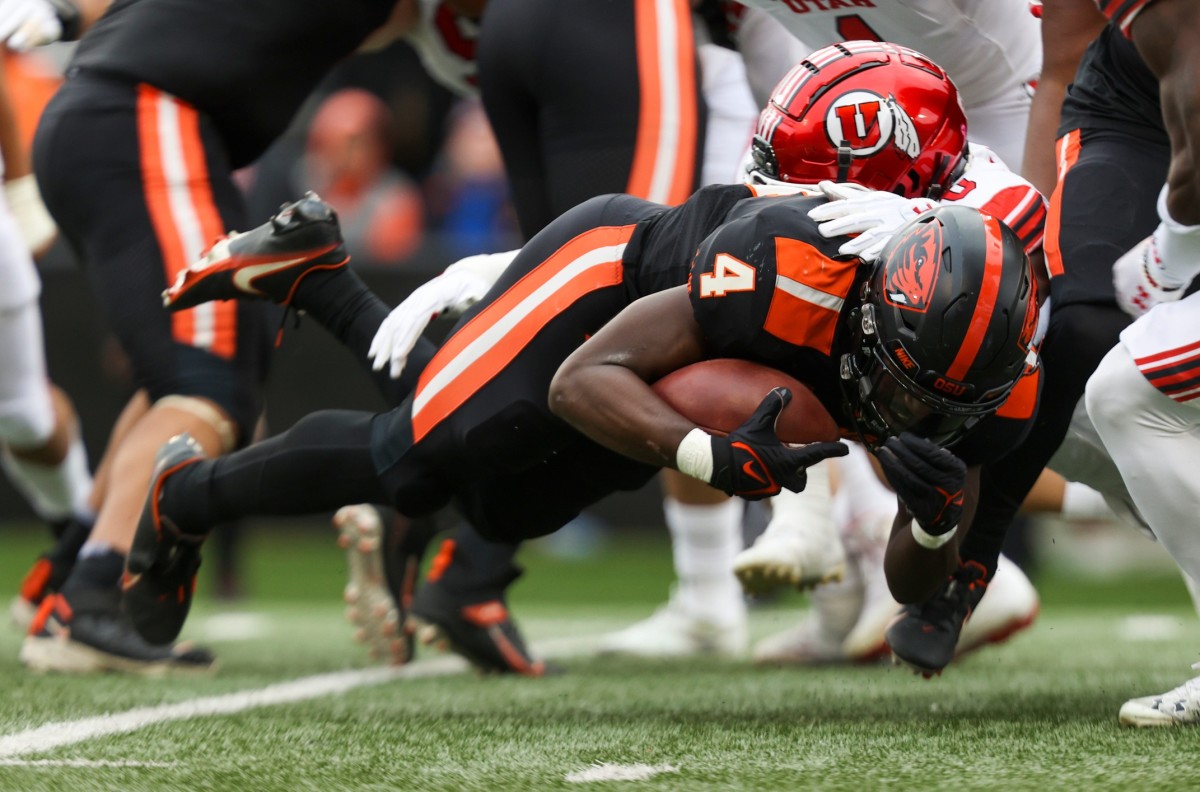 Pac-12 Football Notebook: Does Oregon State Deserve a Top-25 Ranking?