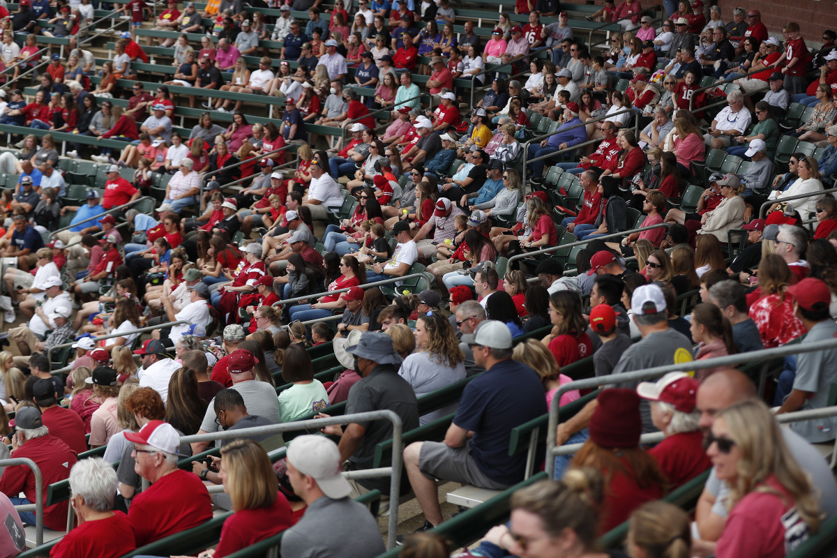Alabama softball Rhoads Stadium crowd