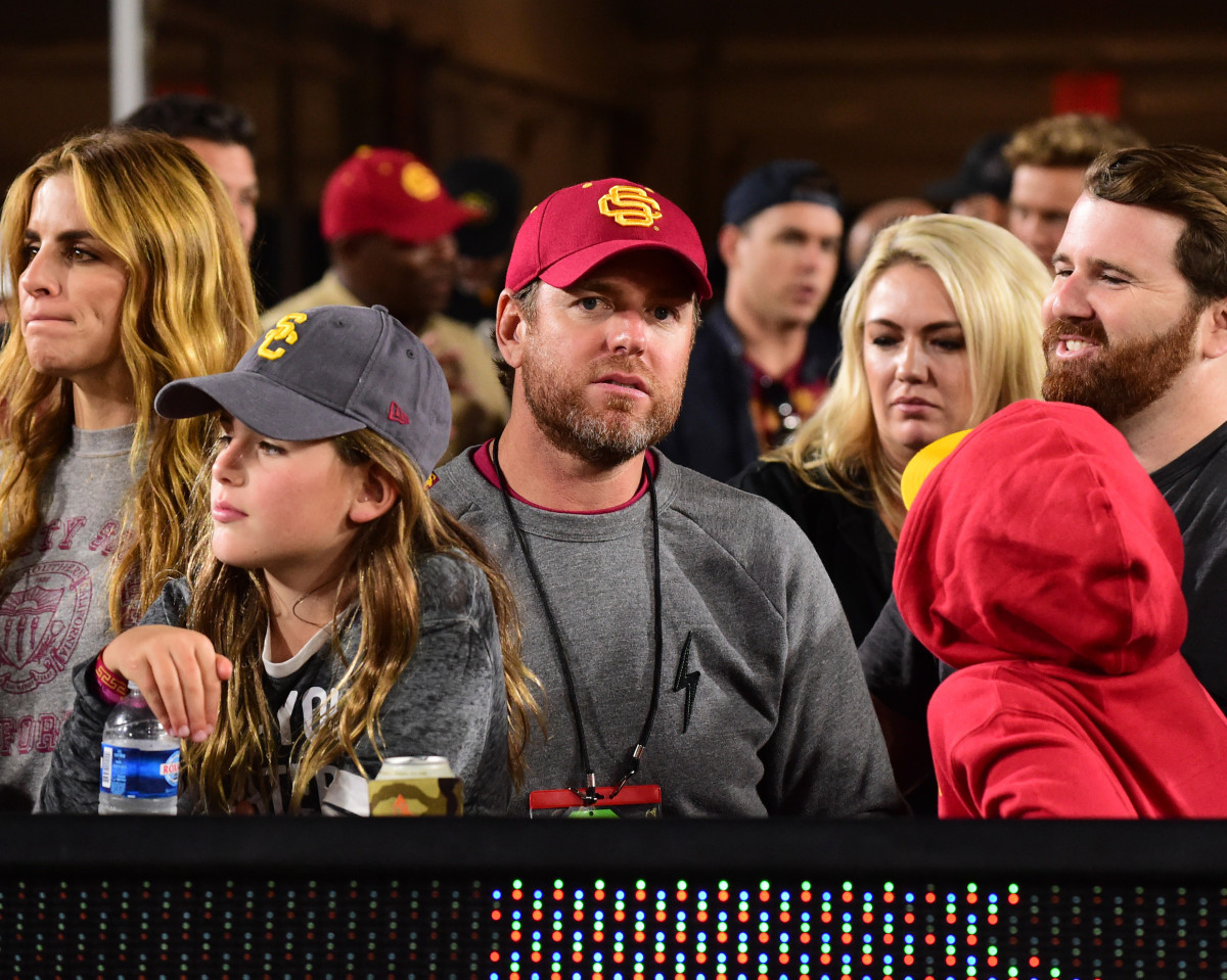 Insider Reveals 'Frontrunner' Deadline for USC Job Vacancy - Sports