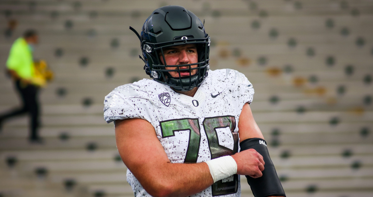 Oregon Ducks offensive lineman Alex Forsyth warms up before facing the UCLA Bruins in Pasadena, California.