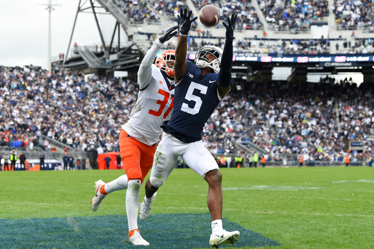 Penn State receiver Jahan Dotson attempts to make a catch in overtime while Illinois' Devon Witherspoon defends. (Rich Barnes/USA Today Sports)