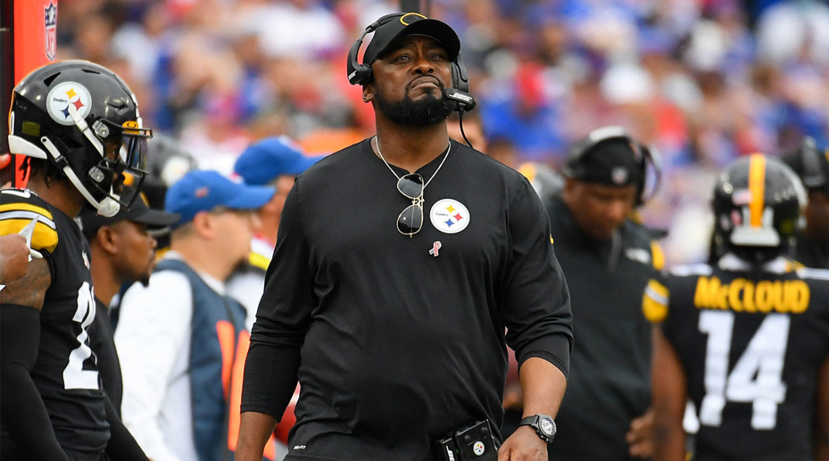 Mike Tomlin looks on during a Steelers game.