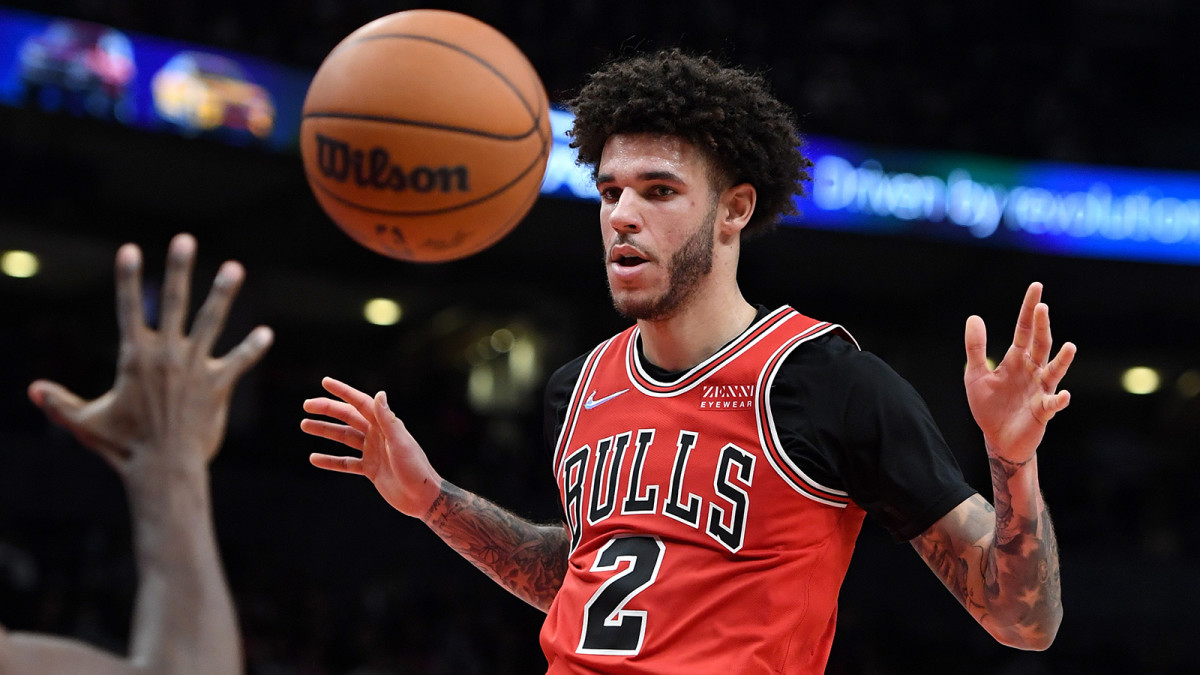 Lonzo Ball will miss full NBA season with knee injury: Chicago Bulls