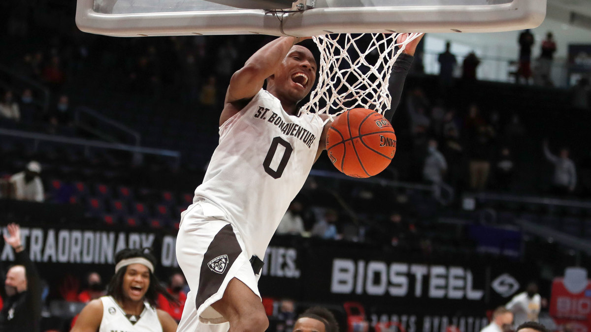 St. Bonaventure guard Kyle Lofton dunks the ball