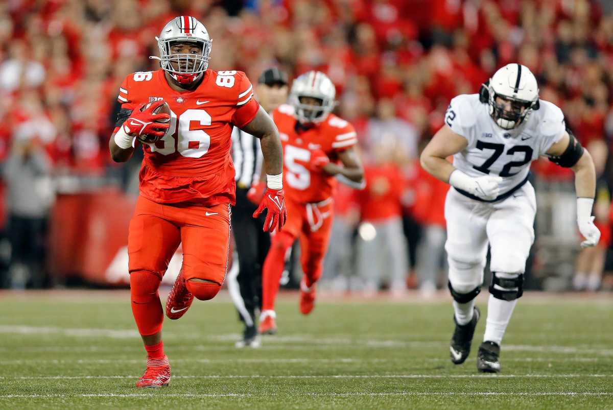 Ohio State's Jerron Cage returns a fumble 57 yards for a touchdown against Penn State. (Kyle Robertson/Columbus Dispatch) 